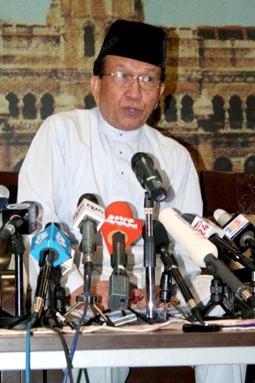 DR RAIS YATIM