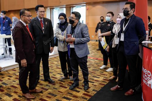 DATUK DR NOOR AZMI GHAZALI