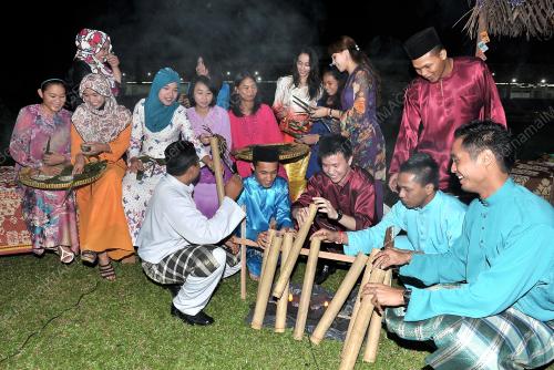 KL07_08082013_HARI_RAYA