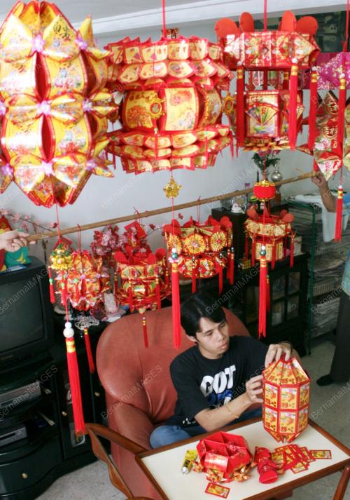 PEMBUAT TANGLUNG ANGPAU