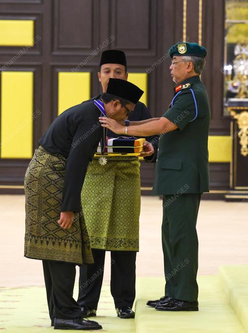 AL-SULTAN ABDULLAH RI'AYATUDDIN AL-MUSTAFA BILLAH SHAH