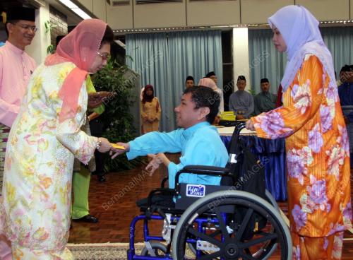TUANKU FAUZIAH TENGKU ABDUL RASHID