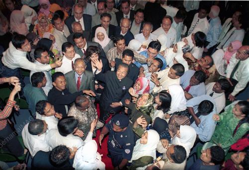TUN MAHATHIR MOHAMAD