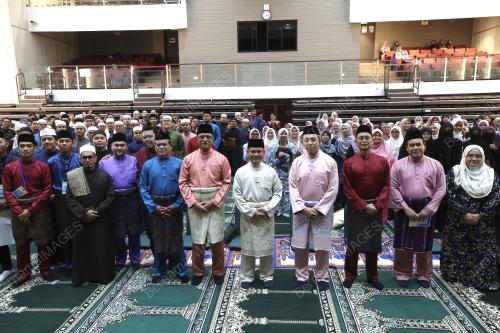 SENATOR DATUK DR MOHD NA'IM MOKHTAR