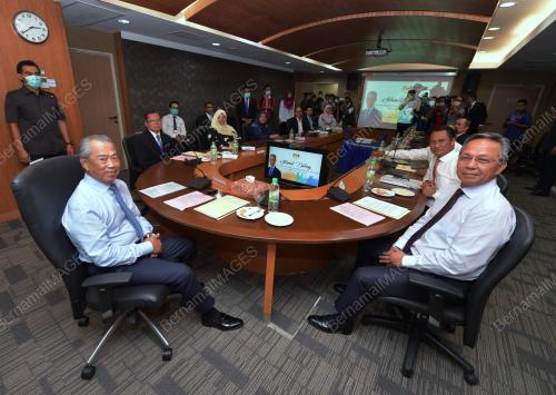 TAN SRI MUHYIDDIN YASSIN