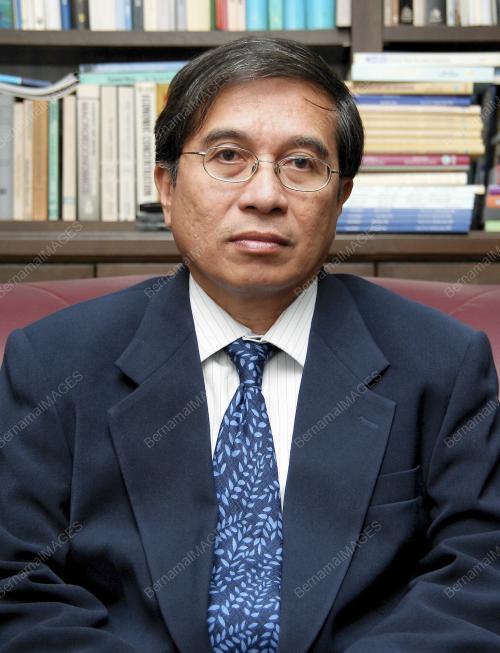 NIK MUSTAPHA NIK HASSAN