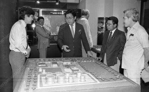 KL07_09102015_PAMERAN_PETRONAS