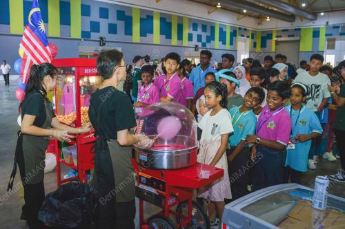JAMUAN MAKAN TERBESAR