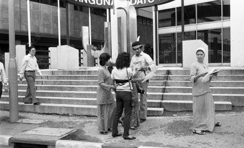 KL07_10032015_KLSE