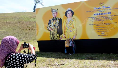 KL07_10042012_BERGAMBAR
