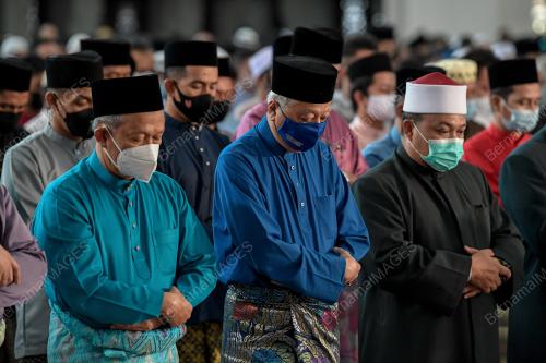 DATUK SERI ISMAIL SABRI YAAKOB