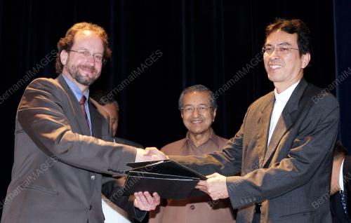 KL07_11022011_MAHATHIR