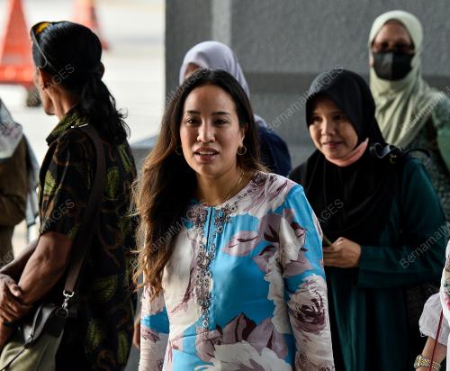 NOORYANA NAJWA NAJIB