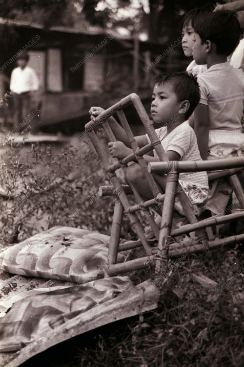 KEBAKARAN DI KAMPUNG DELIMA