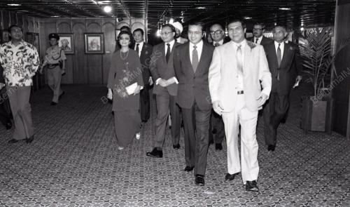 DR. MAHATHIR MOHAMAD