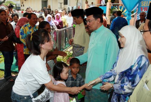 ANWAR IBRAHIM