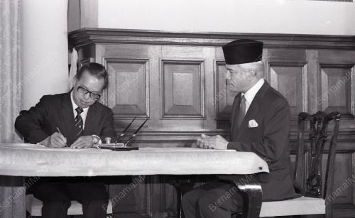 SULTAN AZLAN SHAH