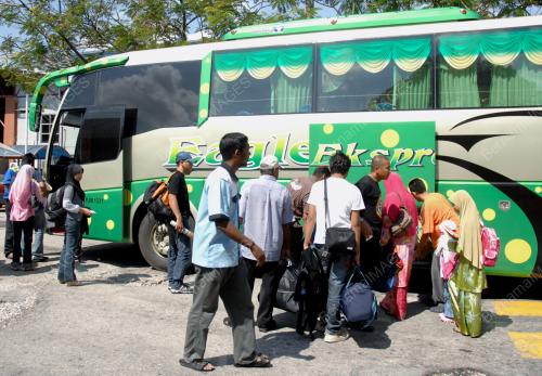 WARGA KOTA PULANG KE KAMPUNG