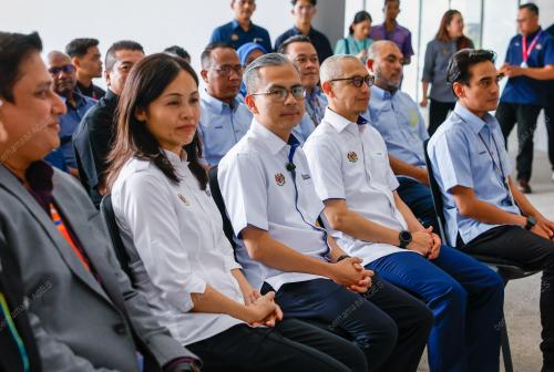 DATUK FAHMI FADZIL