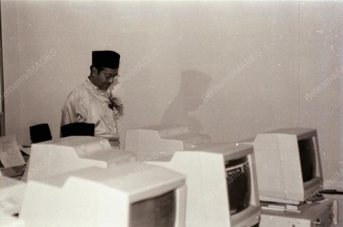DATO' SERI DR. MAHATHIR BIN MOHAMAD