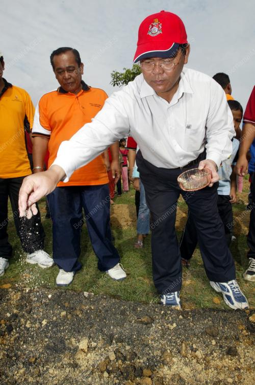 AB HAKIM BORHAN