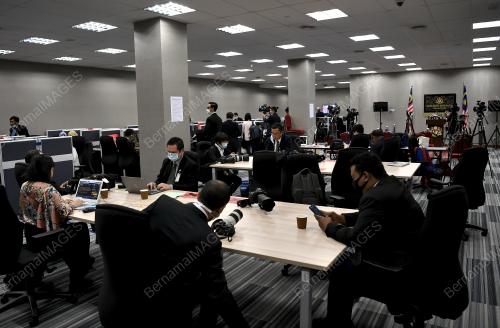PERSIDANGAN MESYUARAT KEDUA PENGGAL KETIGA MAJLIS PARLIMEN KEEMP