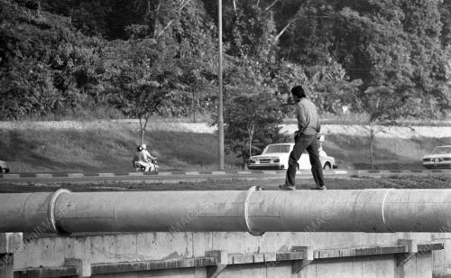 KL07_13081984_GELUNG_AIR