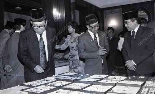 PAMERAN JAM