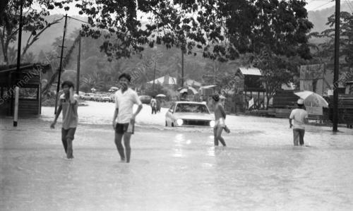 BANJIR KILAT DI JALAN TUN ABDUL RAZAK