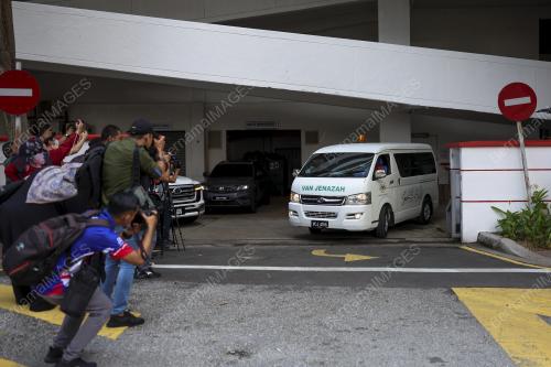 TUN DAIM MENINGGAL