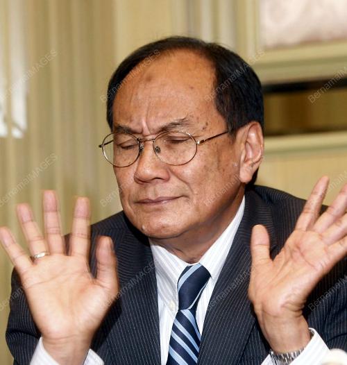 ZAKI AZMI