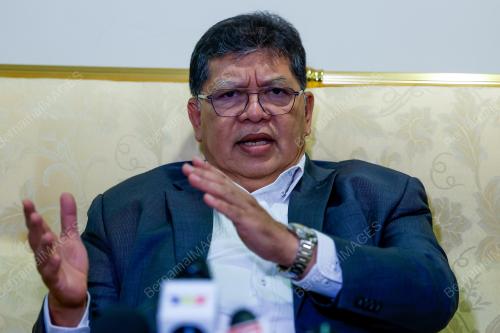 TAN SRI JOHARI ABDUL