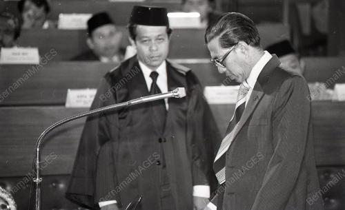 ANGKAT SUMPAH