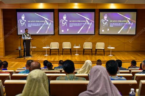 TAN SRI AZAM BAKI