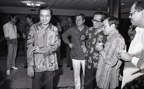 MAHATHIR MOHAMAD