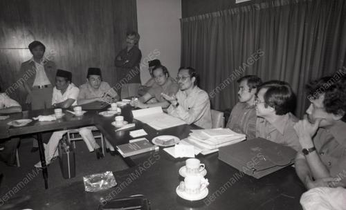 ANWAR IBRAHIM