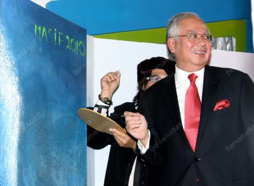 NAJIB TUN RAZAK