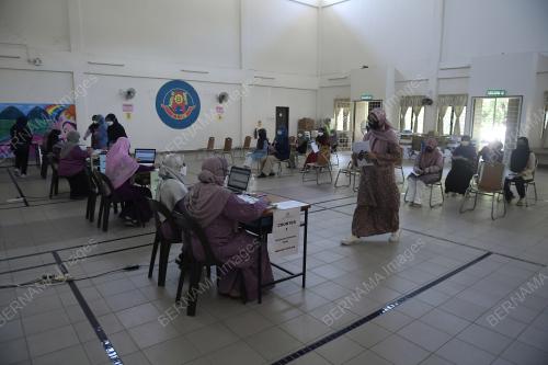 PELAJAR UIAM KEMBALI KE KAMPUS SECARA BERPERINGKAT