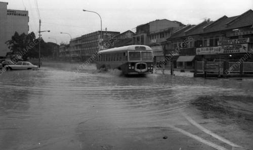 KL07_16012015_BANJIR_KILAT