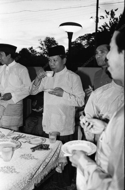 BERBUKA