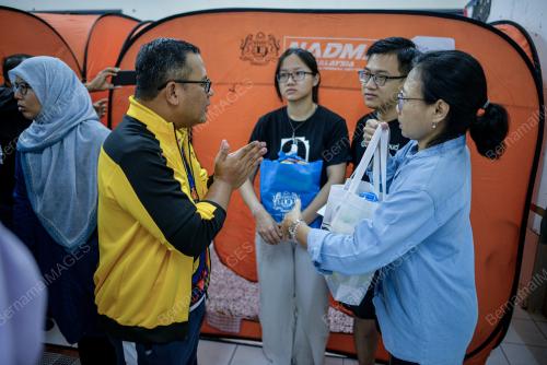 DATUK SERI AMIRUDIN SHARI