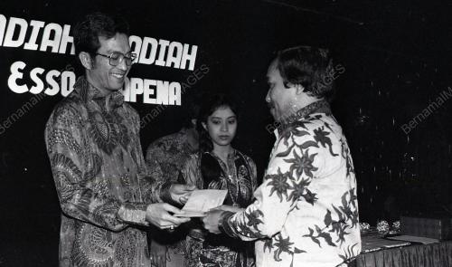 PERTANDINGAN MENULIS CERPEN
