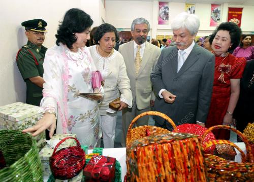 TUANKU MUHRIZ TUANKU MUNAWIR