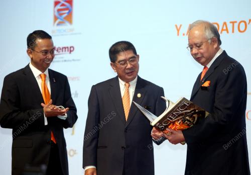 MOHD NAJIB TUN ABDUL RAZAK
