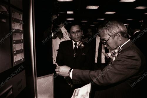 DATUK SERI SABARUDDIN CHIK