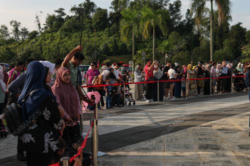 ISTIADAT PERTUKARAN PENGAWAL ISTANA NEGARA