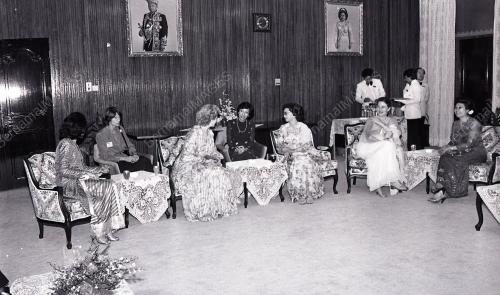 DISEMBER 1982