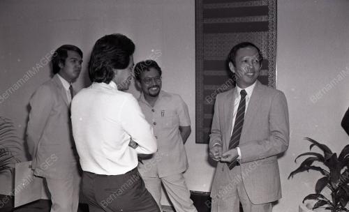 DISEMBER 1982