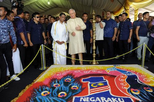 KL07_18102017_DEEPAVALI_BN201710178704