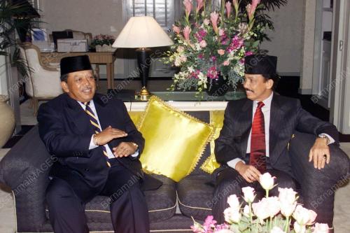 KL07_19022016_AGONG_BRUNEI